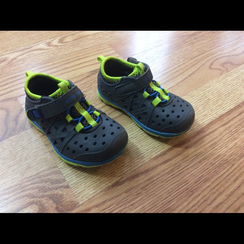 ❌SOLD❌ Water shoes boy 6t stride rite